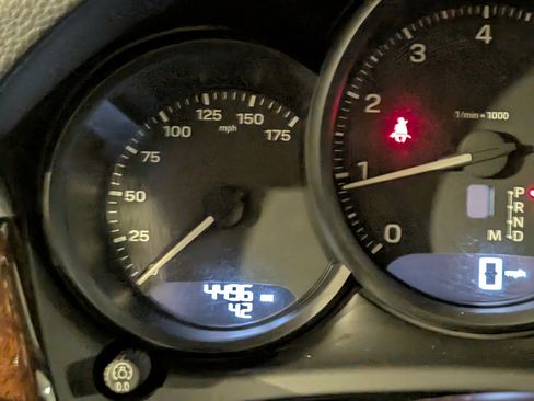 Certified 2025 Porsche Macan image 30