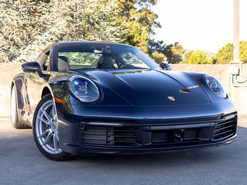 Certified 2022 Porsche 911 Carrera RWD image 9