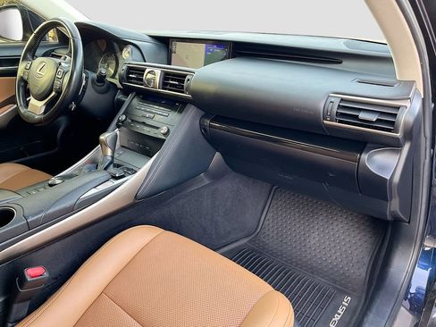 Used 2018 Lexus IS 300 AWD w/ Comfort Package image 28