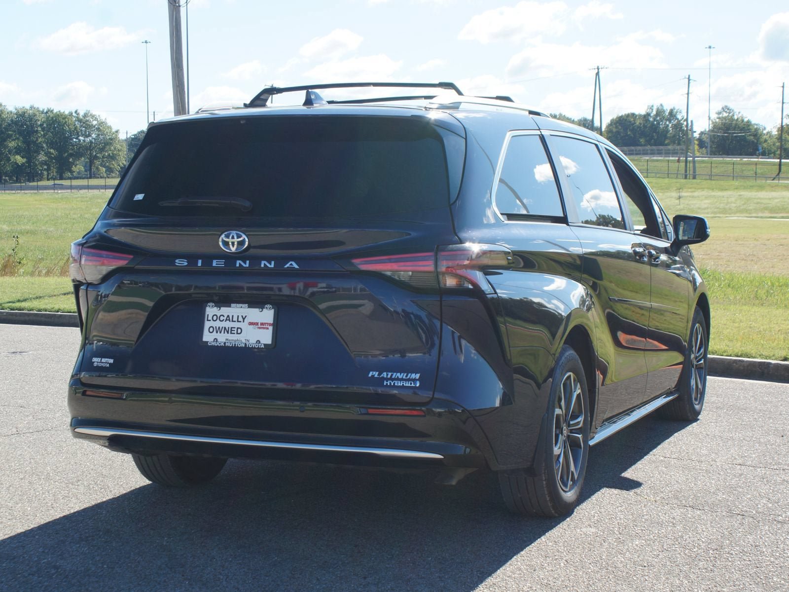 Used 2023 Toyota Sienna Platinum FWD image 21
