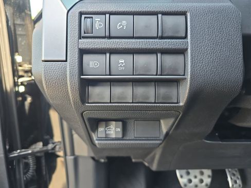 Used 2025 Toyota Tacoma TRD Sport AWD/4WD image 26