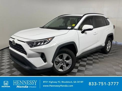 Used 2019 Toyota RAV4 XLE w/ Convenience Package FWD image 1