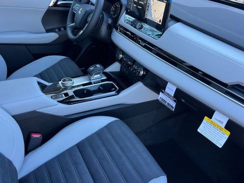 New 2026 Mitsubishi Outlander SE FWD image 17