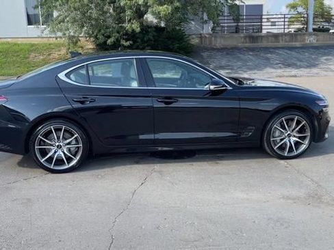 Used 2025 Genesis G70 2.5T RWD image 9