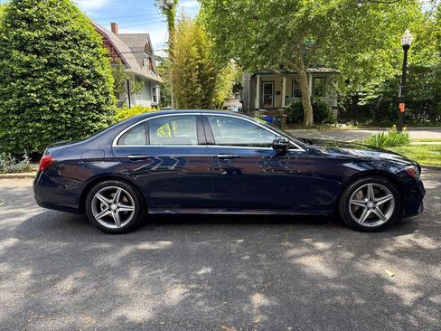 Used 2017 Mercedes-Benz E 300 4MATIC image 6