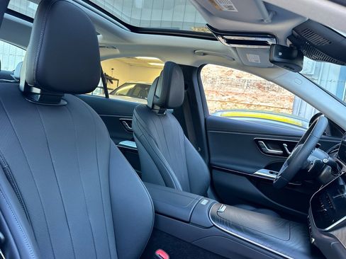 Used 2025 Mercedes-Benz E 350 Sedan image 32