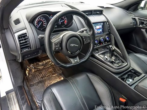 Used 2016 Jaguar F-TYPE R image 10