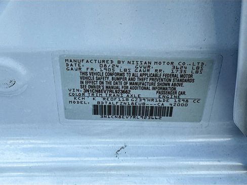 Used 2024 Nissan Versa SV w/ Trunk Package image 32