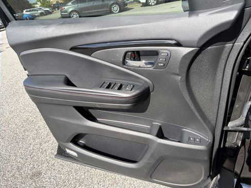 Used 2022 Honda Pilot Black Edition image 15