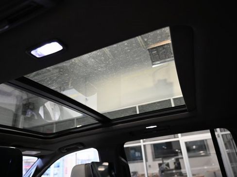 Used 2021 GMC Yukon XL SLT w/ SLT Premium Package image 22