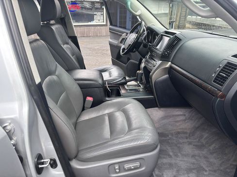 Used 2010 Toyota Land Cruiser AWD/4WD image 11
