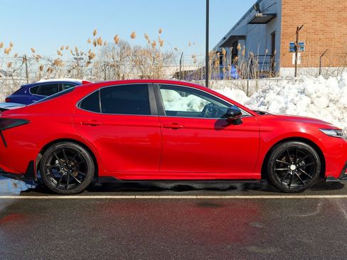 Used 2021 Toyota Camry SE image 8