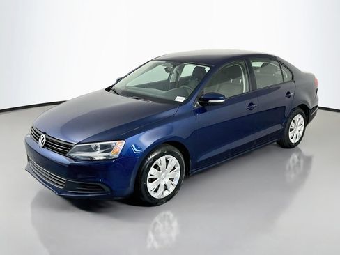 Used 2012 Volkswagen Jetta SE FWD image 3