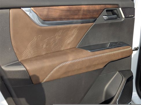 New 2026 GMC Acadia Denali Ultimate w/ LPO, All-Weather Package image 25