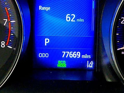 Used 2018 Toyota C-HR XLE FWD image 15