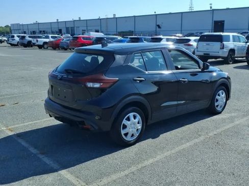 Used 2022 Nissan Kicks S FWD image 3