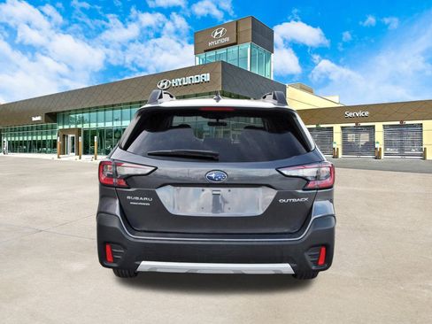 Used 2022 Subaru Outback Limited image 7
