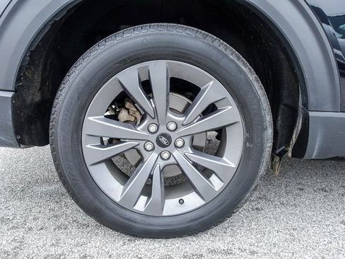 Used 2023 Ford Explorer XLT w/ Equipment Group 202A AWD/4WD image 9