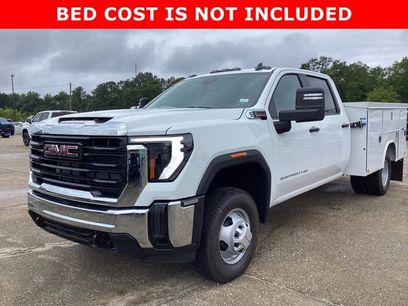 New 2025 GMC Sierra 3500 Pro w/ Convenience Package