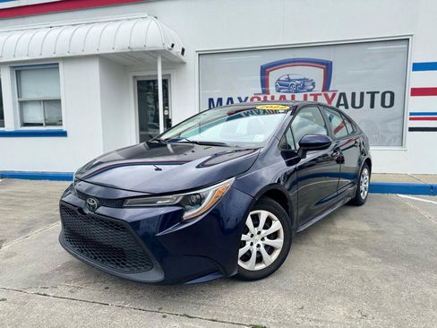 Used 2022 Toyota Corolla LE FWD image 3