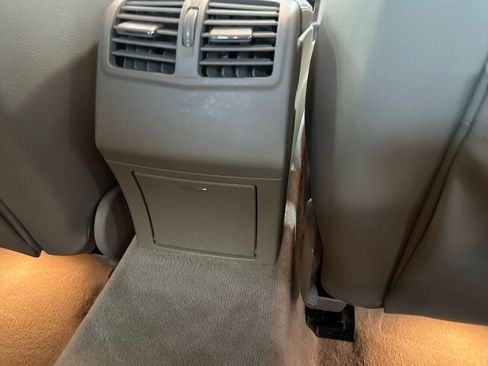 Used 2010 Mercedes-Benz E 350 4MATIC Sedan image 81