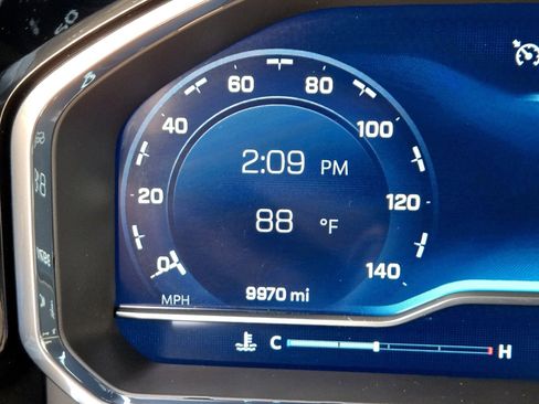 Used 2025 Chevrolet Silverado 2500 ZR2 w/ Technology Package image 15