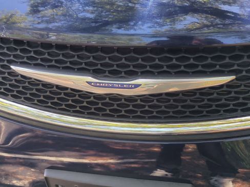 Used 2020 Chrysler Voyager Lxi FWD image 12