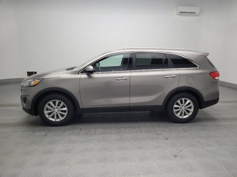 Used 2018 Kia Sorento LX image 2