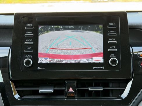 Used 2024 Toyota Camry SE FWD image 5