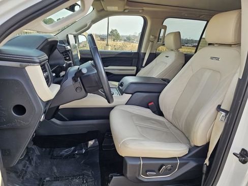 Used 2022 Ford Expedition Max Platinum image 13