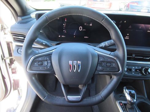 Used 2024 Buick Envista Preferred w/ Convenience I Package image 16