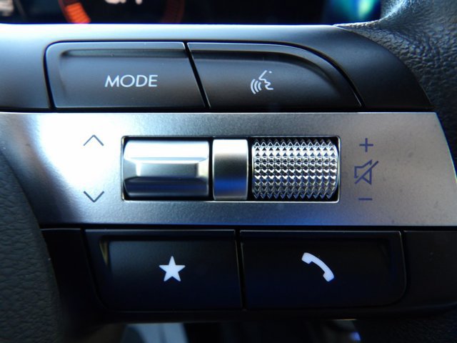 Certified 2025 Hyundai Santa Cruz SE FWD image 17