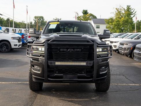 Used 2023 RAM 2500 Limited AWD/4WD image 3