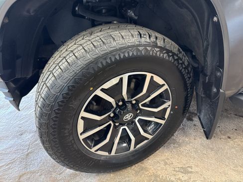 Used 2023 Toyota Tacoma TRD Sport image 4