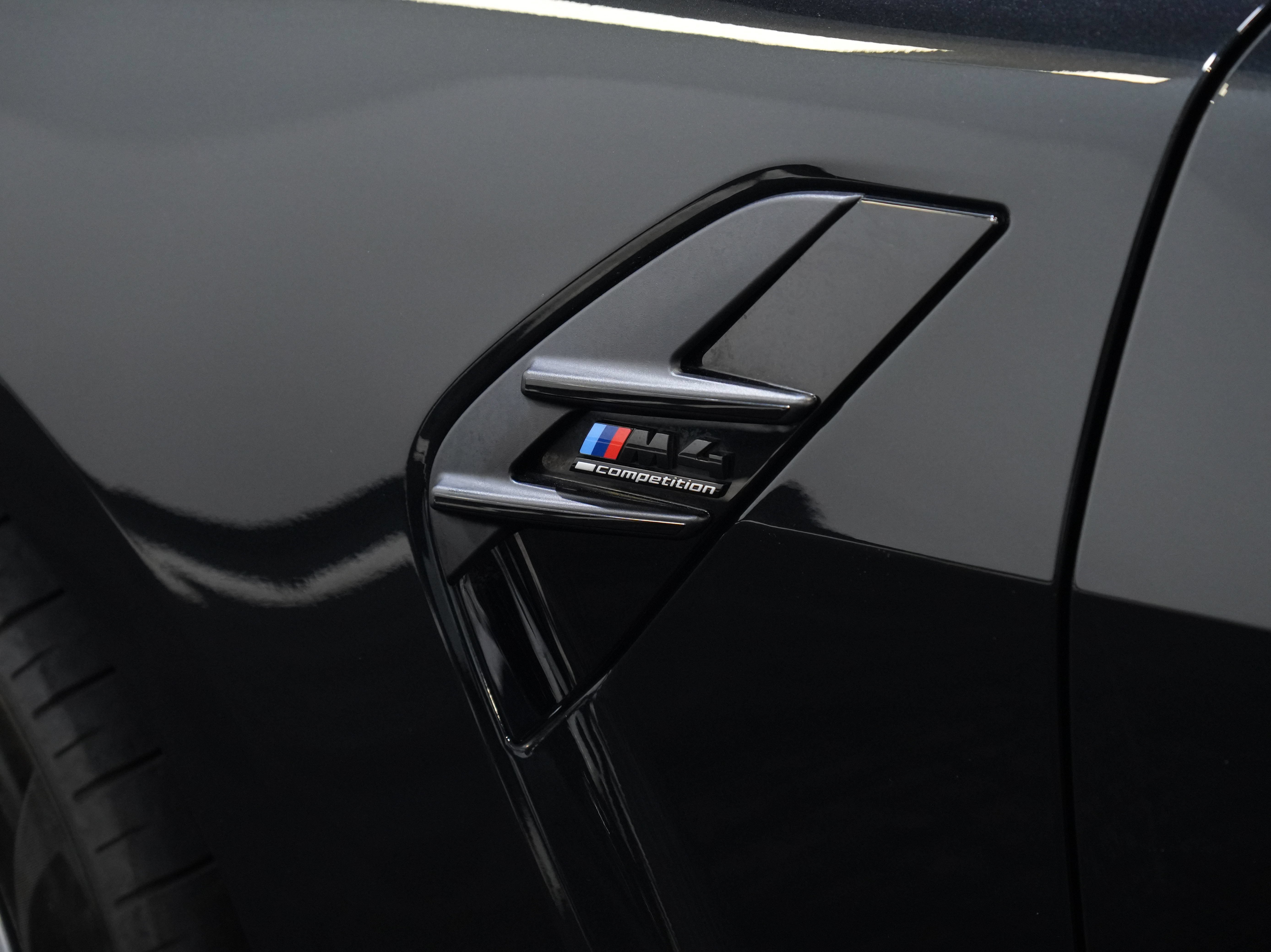 Used 2022 BMW M4 Competition w/ M Carbon Exterior Package RWD image 20