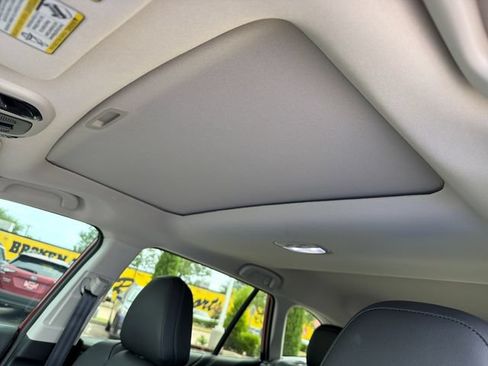 Certified 2025 Subaru Outback Limited AWD/4WD image 16