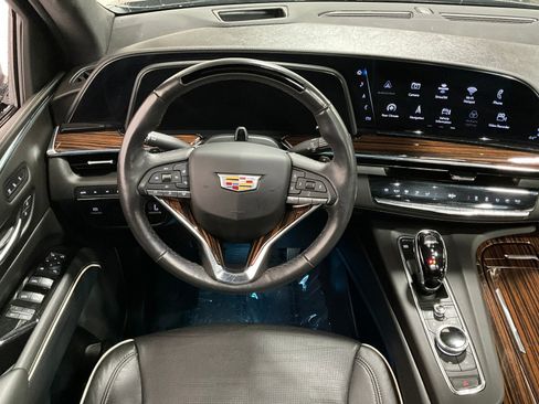 Used 2023 Cadillac Escalade Premium Luxury AWD/4WD image 7