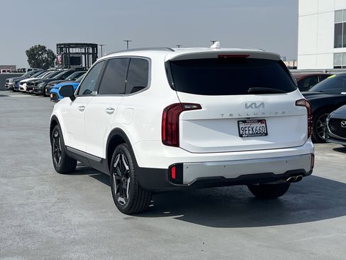 Used 2023 Kia Telluride S w/ S Sunroof Package image 5