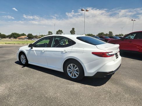 Used 2025 Toyota Camry LE FWD image 4