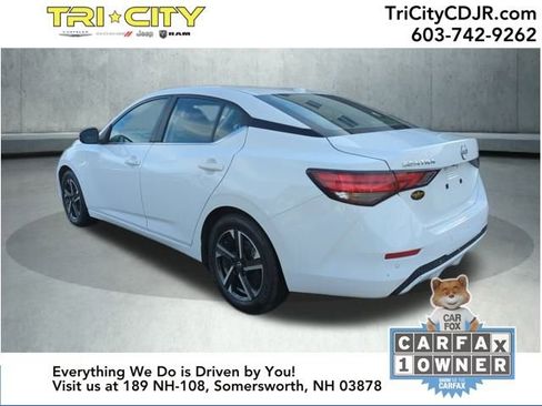 Used 2024 Nissan Sentra SV image 3