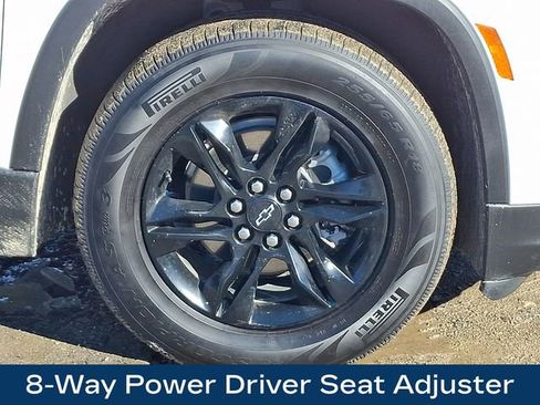 Used 2022 Chevrolet Traverse LT w/ Midnight/Sport Edition image 11