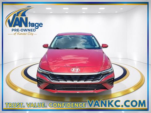 Used 2024 Hyundai Elantra Blue FWD image 2