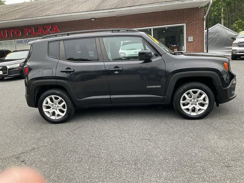 Used 2016 Jeep Renegade Latitude w/ Popular Equipment Group AWD/4WD image 7