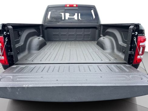 Used 2024 RAM 2500 Laramie w/ Safety Group AWD/4WD image 19