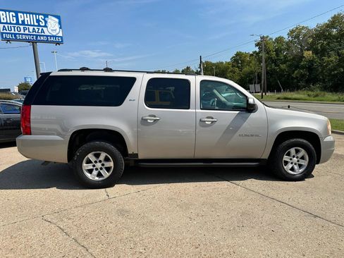 Used 2009 GMC Yukon XL SLT w/ Preferred Package AWD/4WD image 7