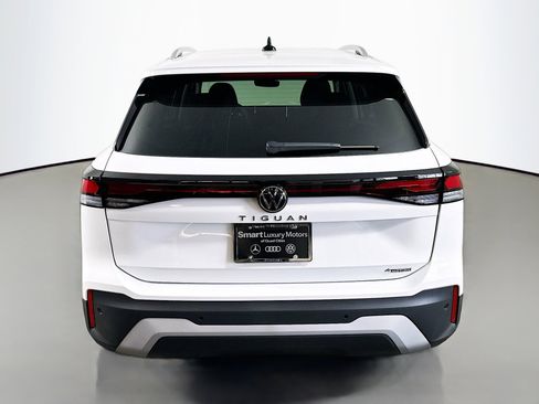 New 2025 Volkswagen Tiguan S image 6