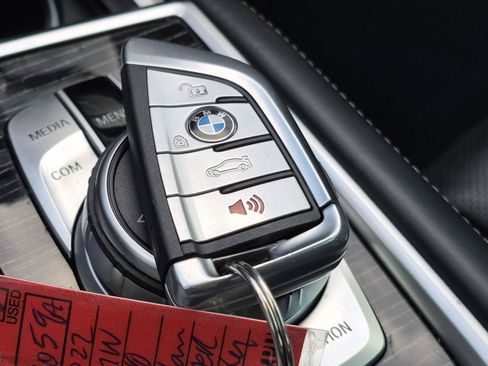 Used 2022 BMW 740i w/ Premium Package RWD image 42