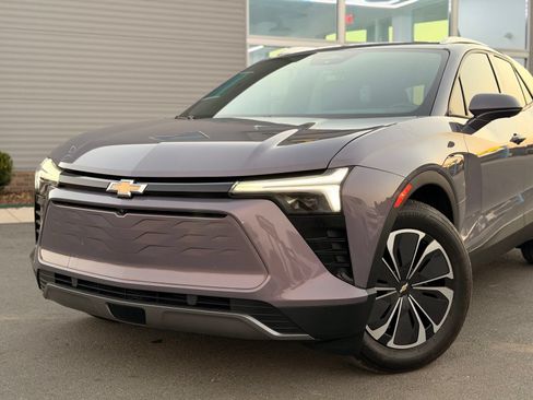 Used 2024 Chevrolet Blazer EV LT AWD/4WD image 5