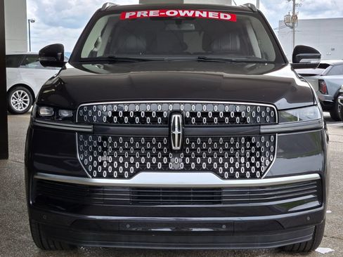 Used 2025 Lincoln Navigator Reserve AWD/4WD image 6