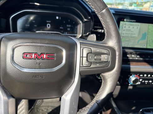 Used 2022 GMC Sierra 1500 SLT w/ SLT Premium Package image 19